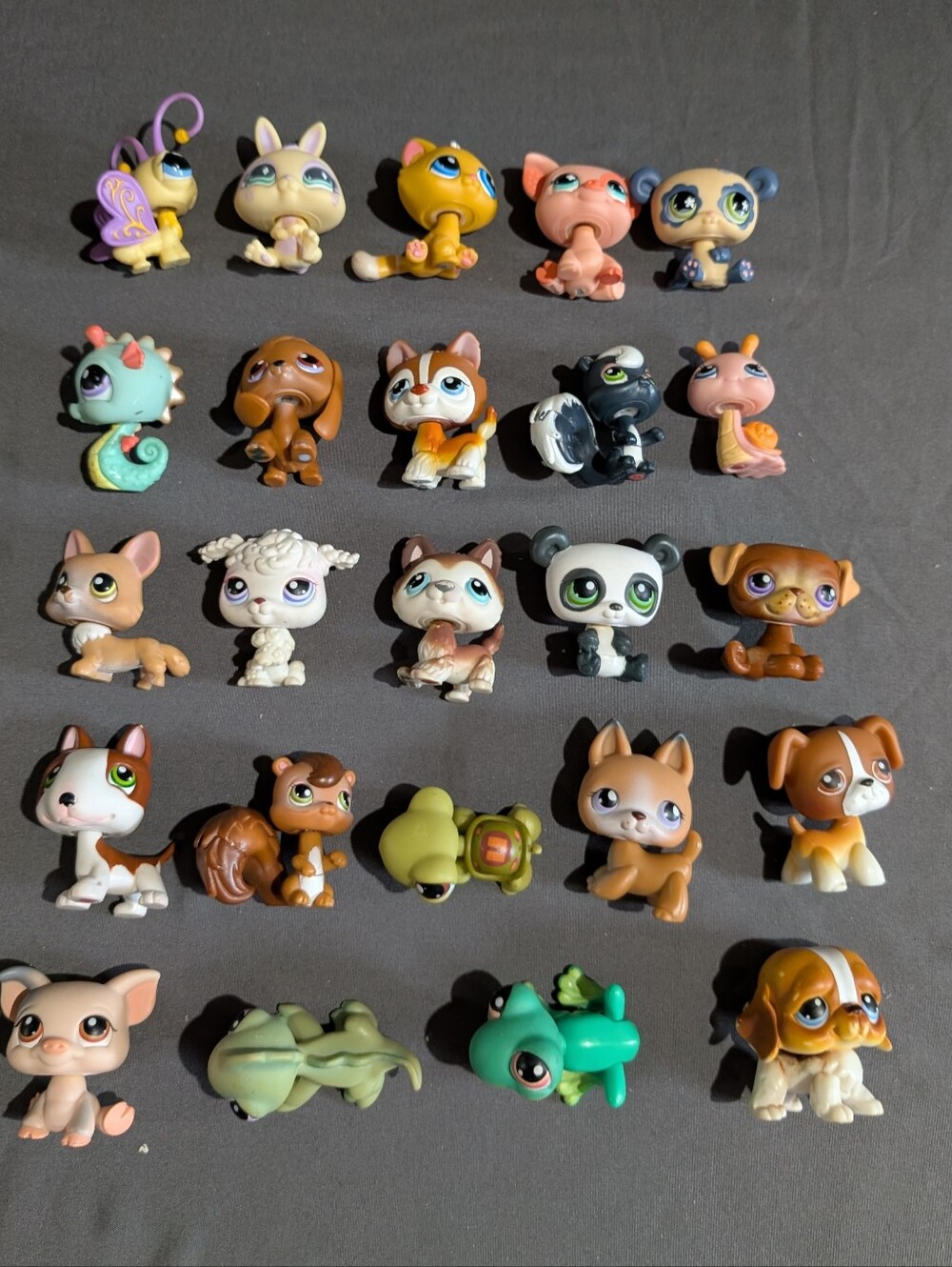 Littlest Pet Shop LPS Lot of 24 Mixed Animal Figures Red And Grey Magnets  LPS